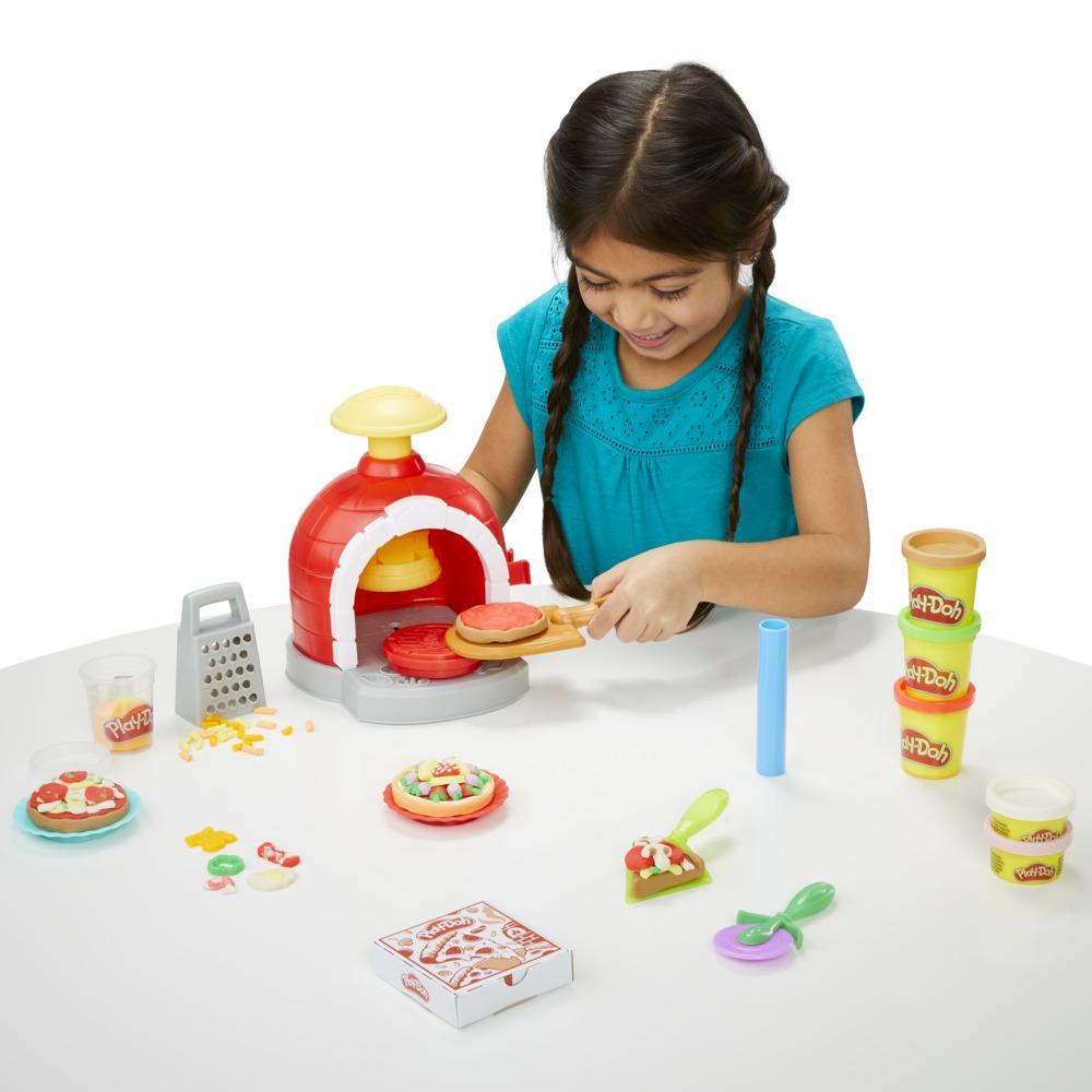 Play-Doh Kitchen Creations Pizza Oven Playset with 6 Cans of Modeling Compound and 8 Accessories - Image 3