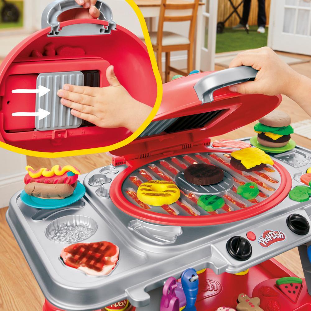 Play-Doh Sizzlin Grill Playset with Lights Sounds 17 Accessories BBQ Toys for Boys Girls 3 Play Food Arts Crafts Red - Image 3
