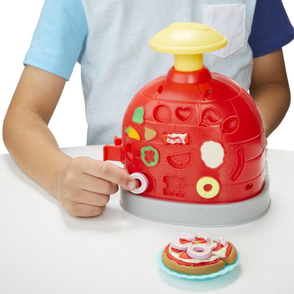 Play-Doh Kitchen Creations Pizza Oven Playset with 6 Cans of Modeling Compound and 8 Accessories