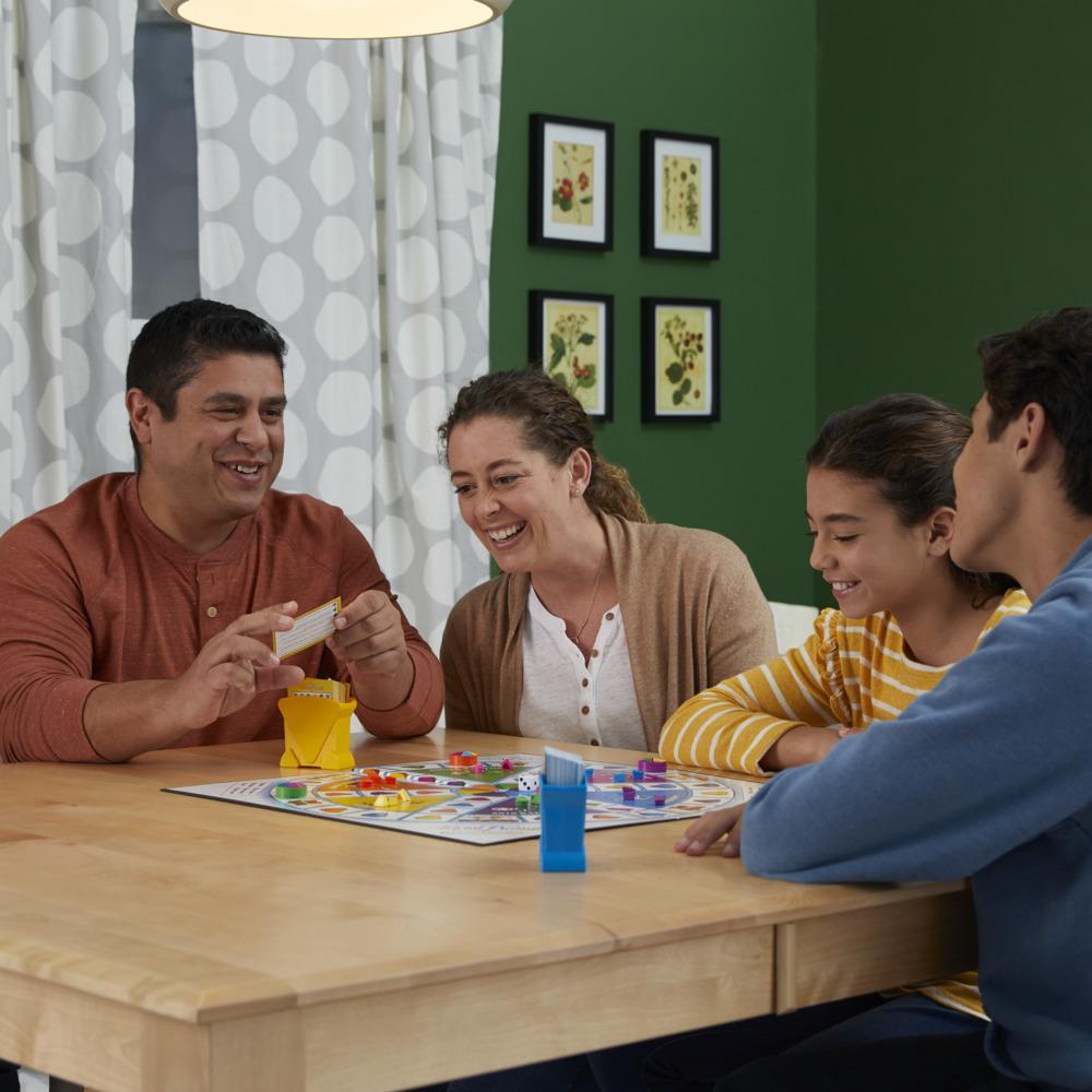 Trivial Pursuit Family Edition game - Image 2