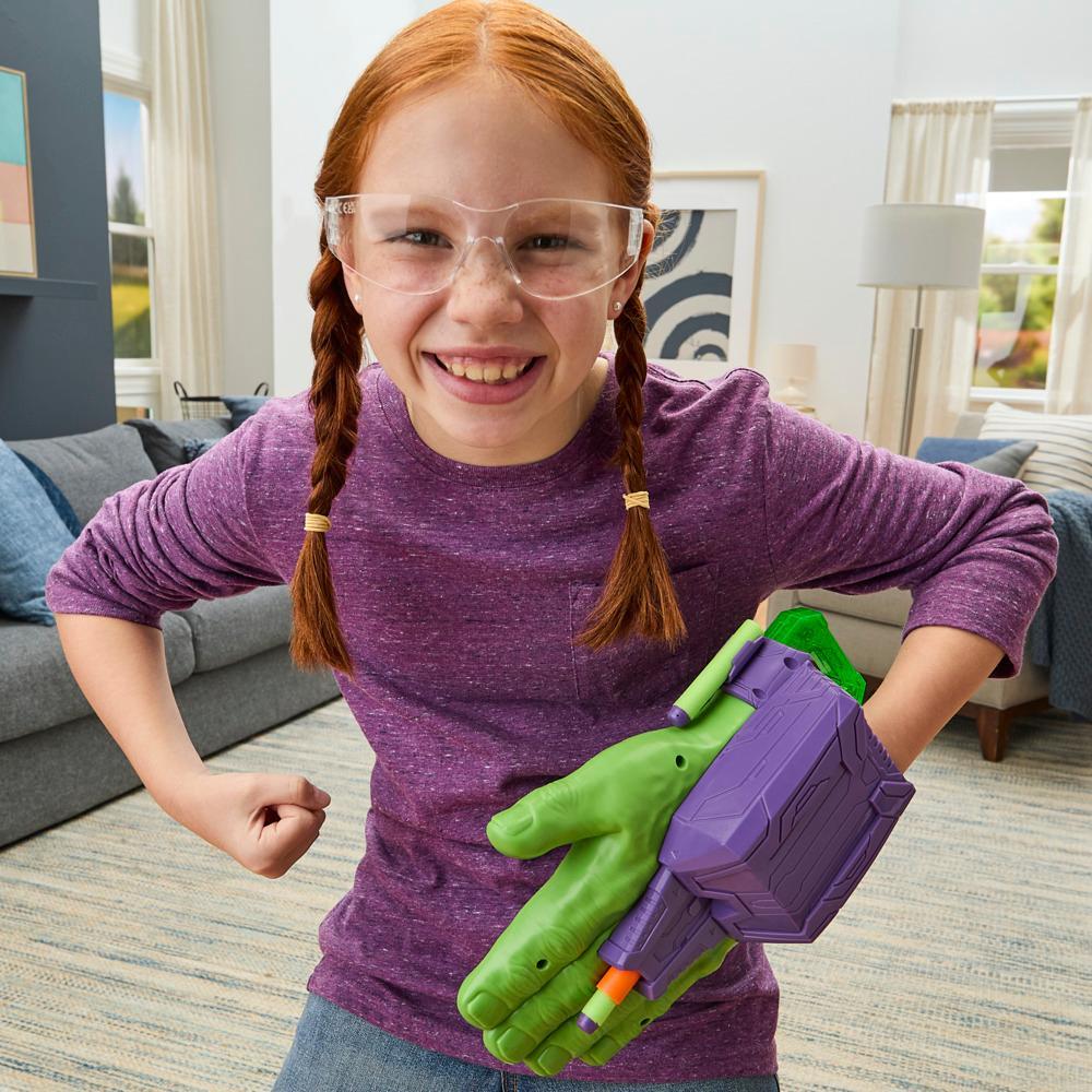 Marvel Avengers Hulk Thunderclap Blaster Roleplay Toy with 3 NERF Darts - Image 2