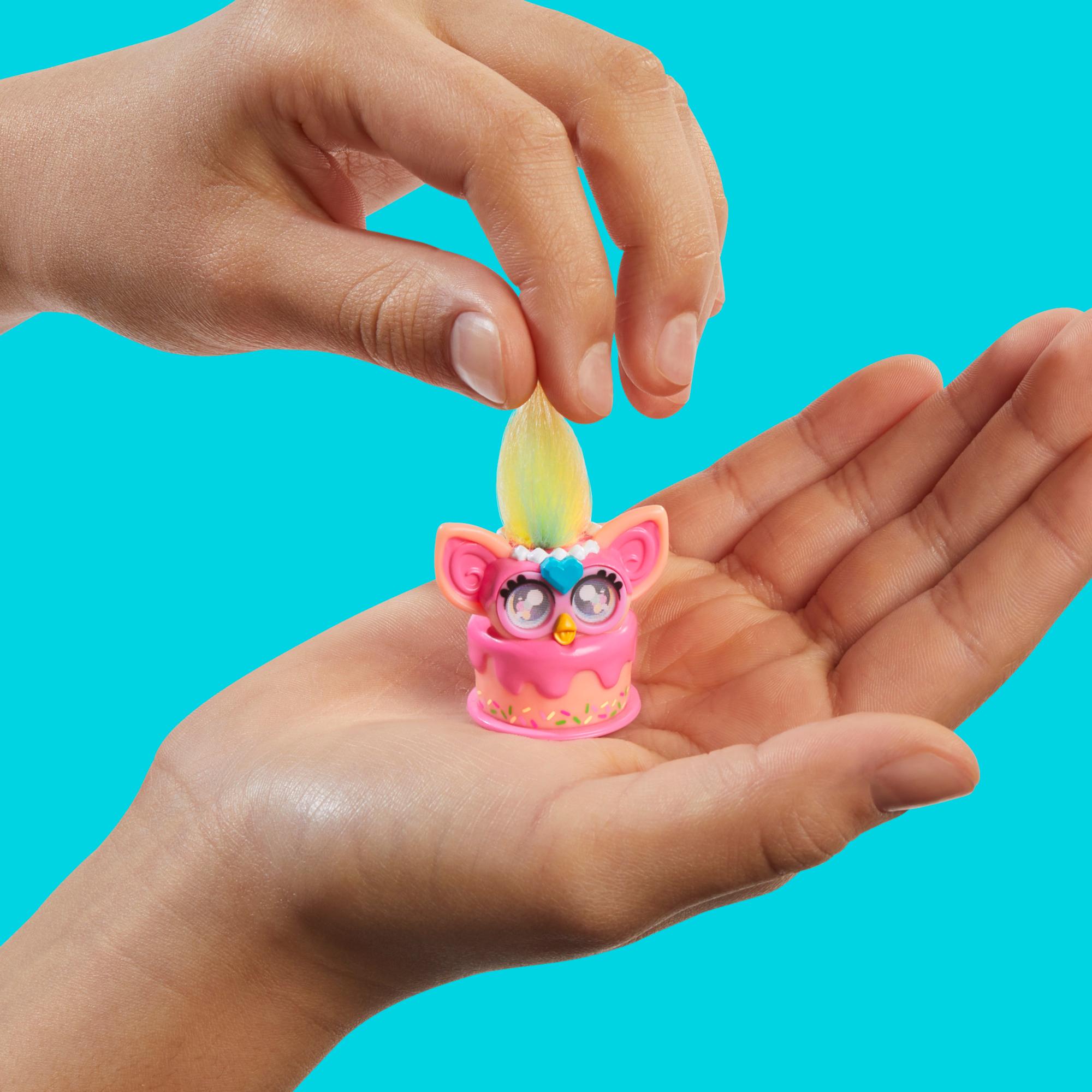 Furby Minis 2 Pack Get 2 of 24 Tiny Surprise Toy Figures 1 Inch Collectibles Series 1 Ages 5 - Image 5