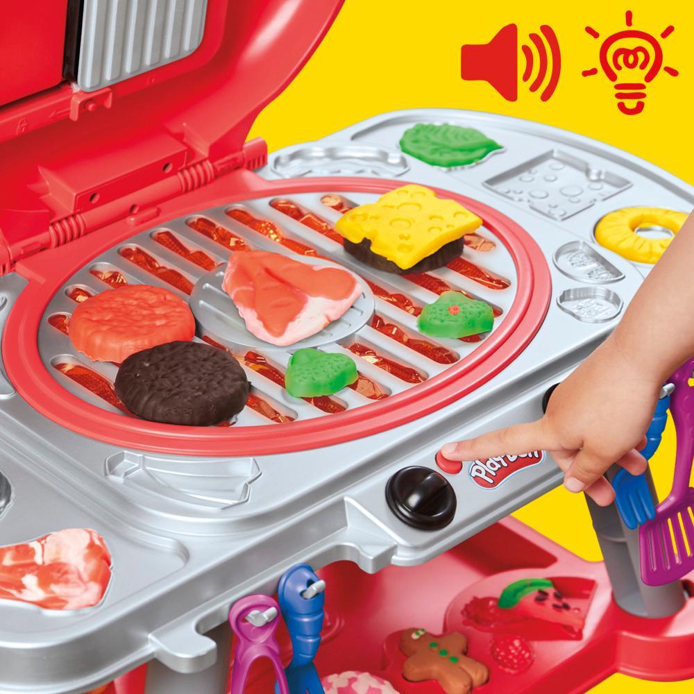 Play-Doh Sizzlin Grill Playset with Lights Sounds 17 Accessories BBQ Toys for Boys Girls 3 Play Food Arts Crafts Red