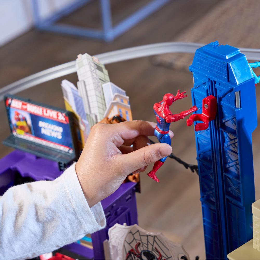 Marvel Spider-Man VenomVersus Web Slinging City Playset - Image 10